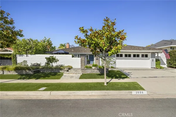 $4,695,000 | 2606 Lighthouse Lane, Corona del Mar, CA 92625