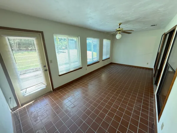 $2,050 | 3207 Shamrock Street East, Unit 33, Tallahassee, FL 32309