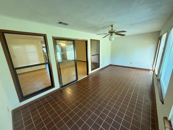 $2,050 | 3207 Shamrock Street East, Unit 33, Tallahassee, FL 32309