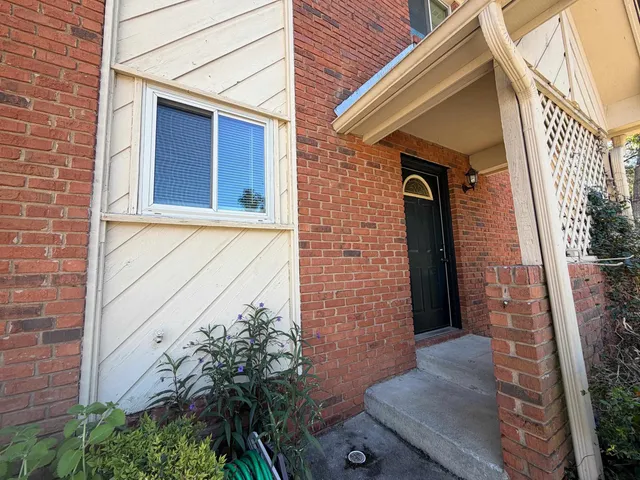 $2,050 | 3207 Shamrock Street East, Unit 33, Tallahassee, FL 32309