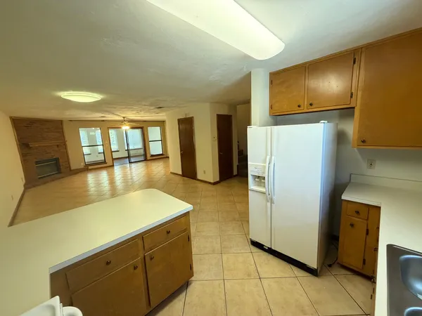 $2,050 | 3207 Shamrock Street East, Unit 33, Tallahassee, FL 32309