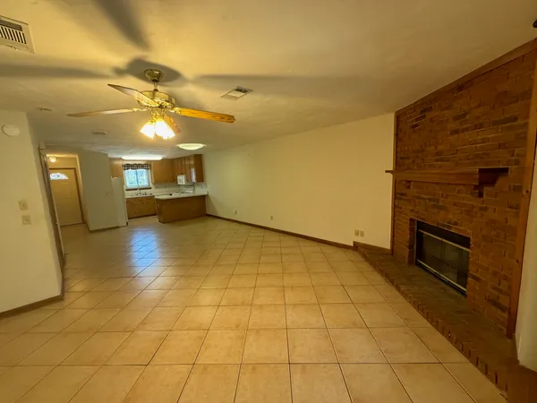 $2,050 | 3207 Shamrock Street East, Unit 33, Tallahassee, FL 32309