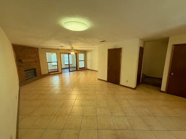 $2,050 | 3207 Shamrock Street East, Unit 33, Tallahassee, FL 32309