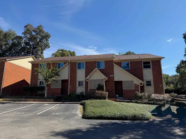 $2,050 | 3207 Shamrock Street East, Unit 33, Tallahassee, FL 32309