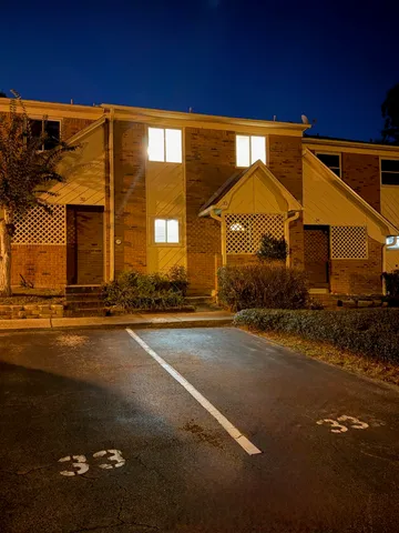 $2,050 | 3207 Shamrock Street East, Unit 33, Tallahassee, FL 32309