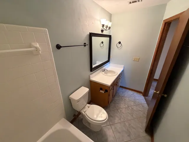 $2,050 | 3207 Shamrock Street East, Unit 33, Tallahassee, FL 32309