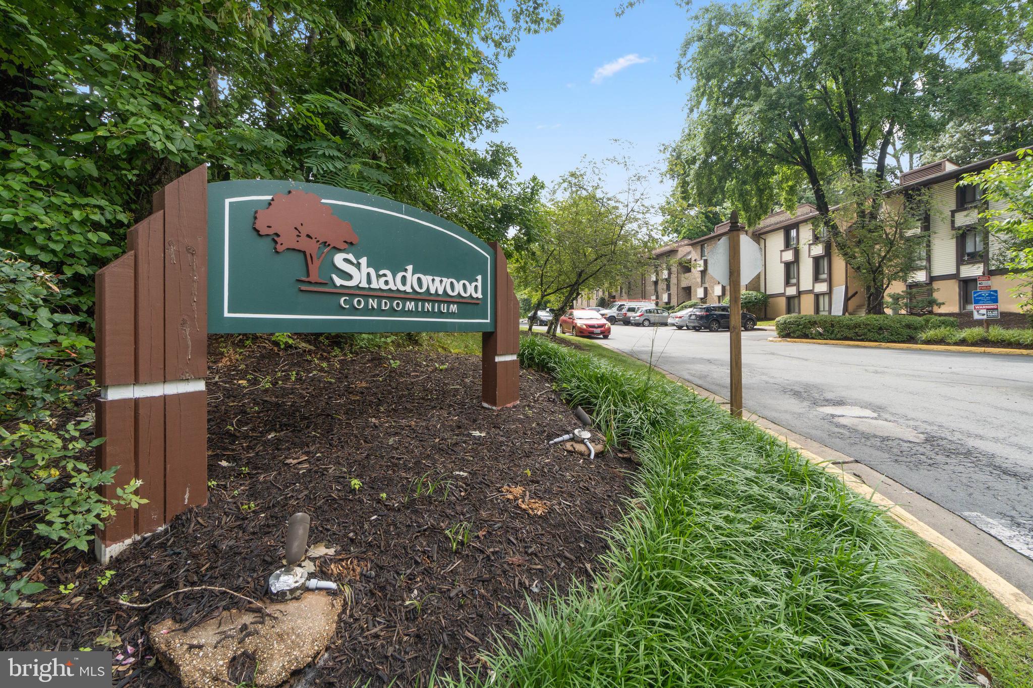 11661 Stoneview Square, Unit 1B Reston, VA 20191 - Photo 27 of 37 Well maintained community.