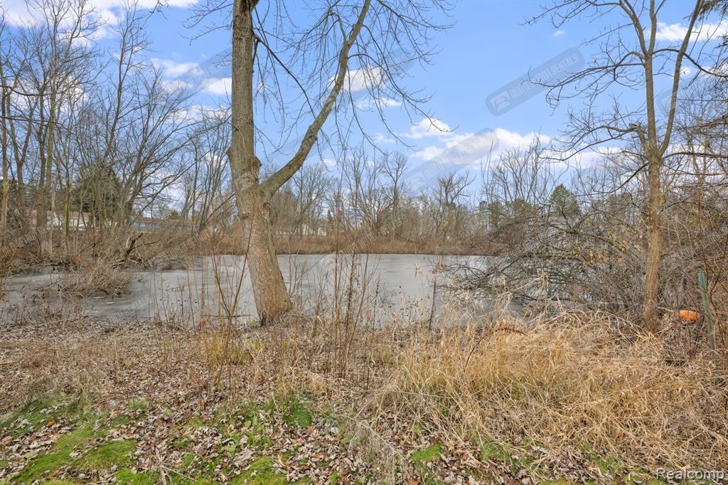 2249 South Commerce Road Walled Lake, MI 48390 - Photo 6 of 26
