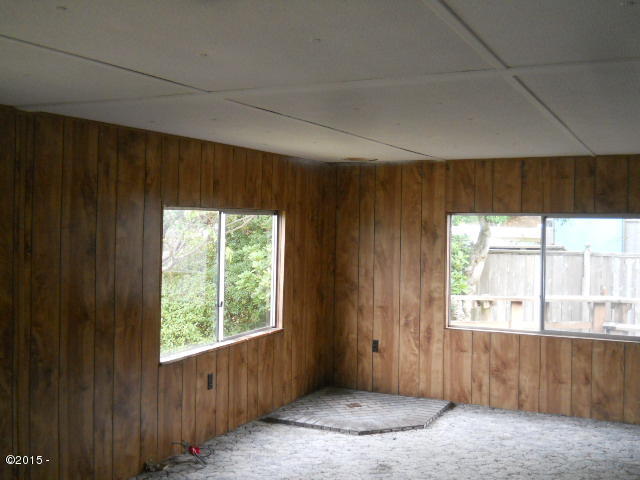 7865 16th Street Bay City, OR 97107 - Photo 6 of 15 Living room
