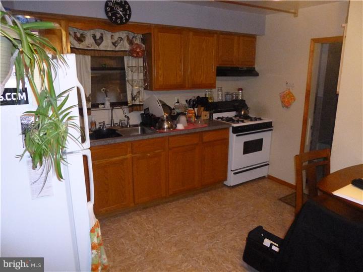 25 Wilson Road Pine Hill, NJ 08021 - Photo 4 of 15 Kitchen