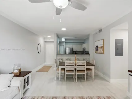 $3,370 | 1803 North Flagler Drive, Unit 213, West Palm Beach, FL 33407