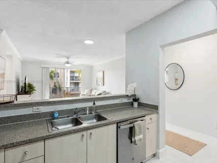 $3,370 | 1803 North Flagler Drive, Unit 213, West Palm Beach, FL 33407