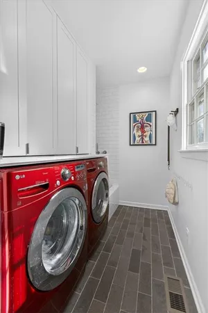 $699,950 | 2902 West 71st Terrace, Prairie Village, KS 66208