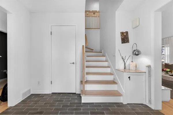 $699,950 | 2902 West 71st Terrace, Prairie Village, KS 66208