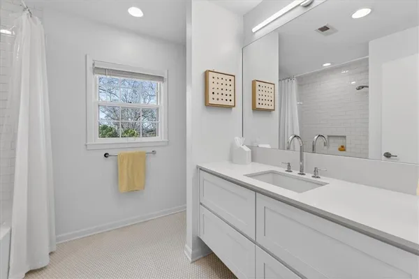 $699,950 | 2902 West 71st Terrace, Prairie Village, KS 66208