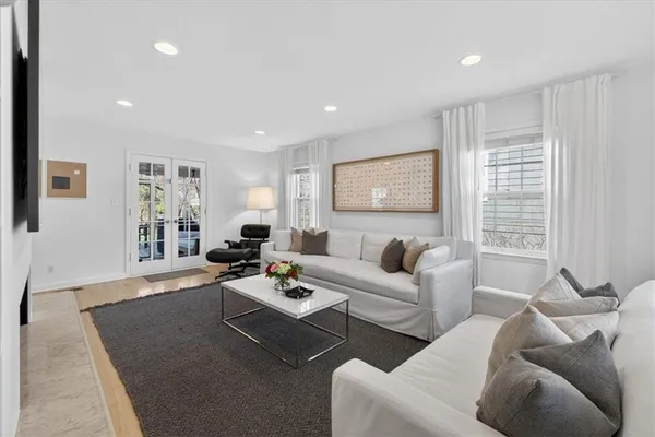 $699,950 | 2902 West 71st Terrace, Prairie Village, KS 66208