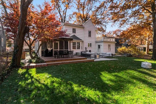 $699,950 | 2902 West 71st Terrace, Prairie Village, KS 66208