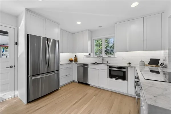 $699,950 | 2902 West 71st Terrace, Prairie Village, KS 66208