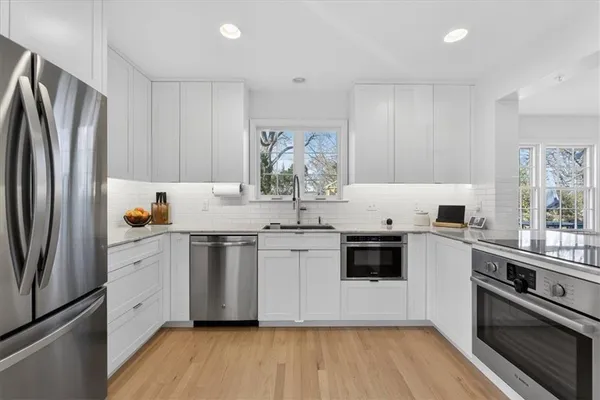 $699,950 | 2902 West 71st Terrace, Prairie Village, KS 66208