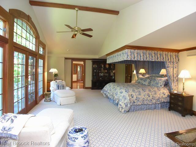 1462 Inwoods Cir Court Bloomfield Hills, MI 48302 - Photo 16 of 25 Master Suite