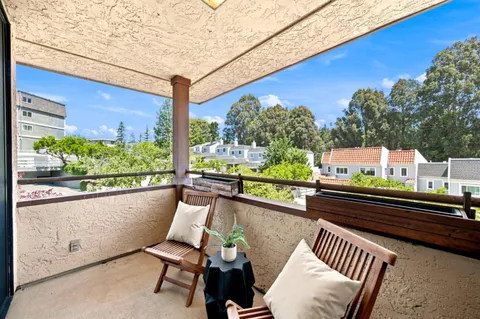 $988,000 | 1115 Continentals Way, Unit 203, Belmont, CA 94002
