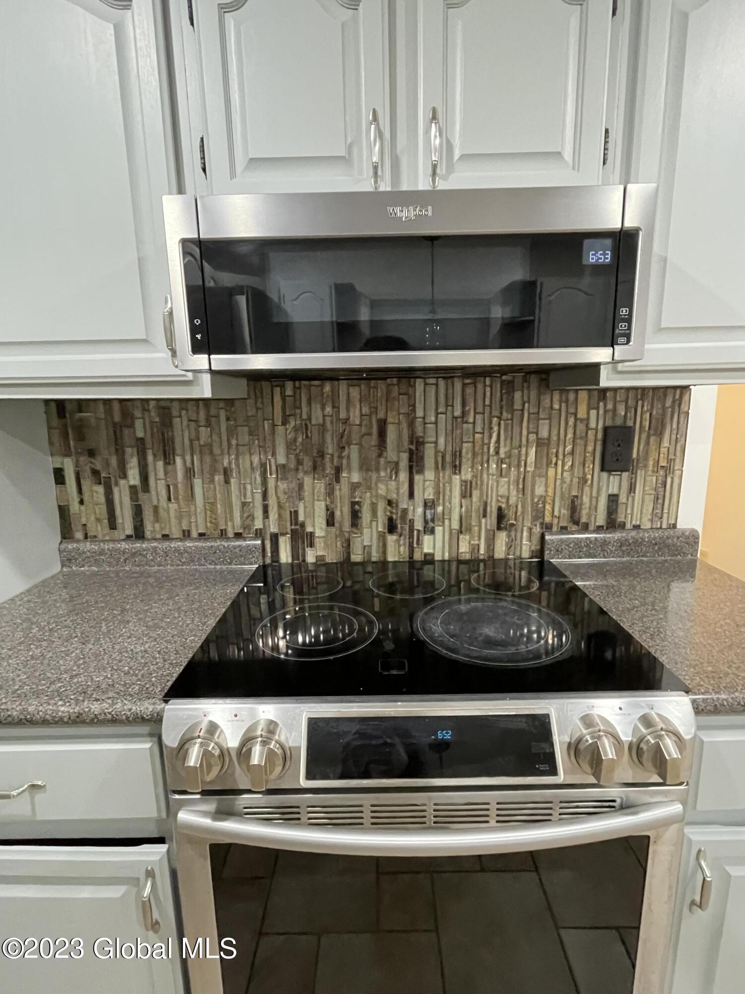 51 Oak Tree Circle Queensbury, NY 12804 - Photo 11 of 36 kitchen5