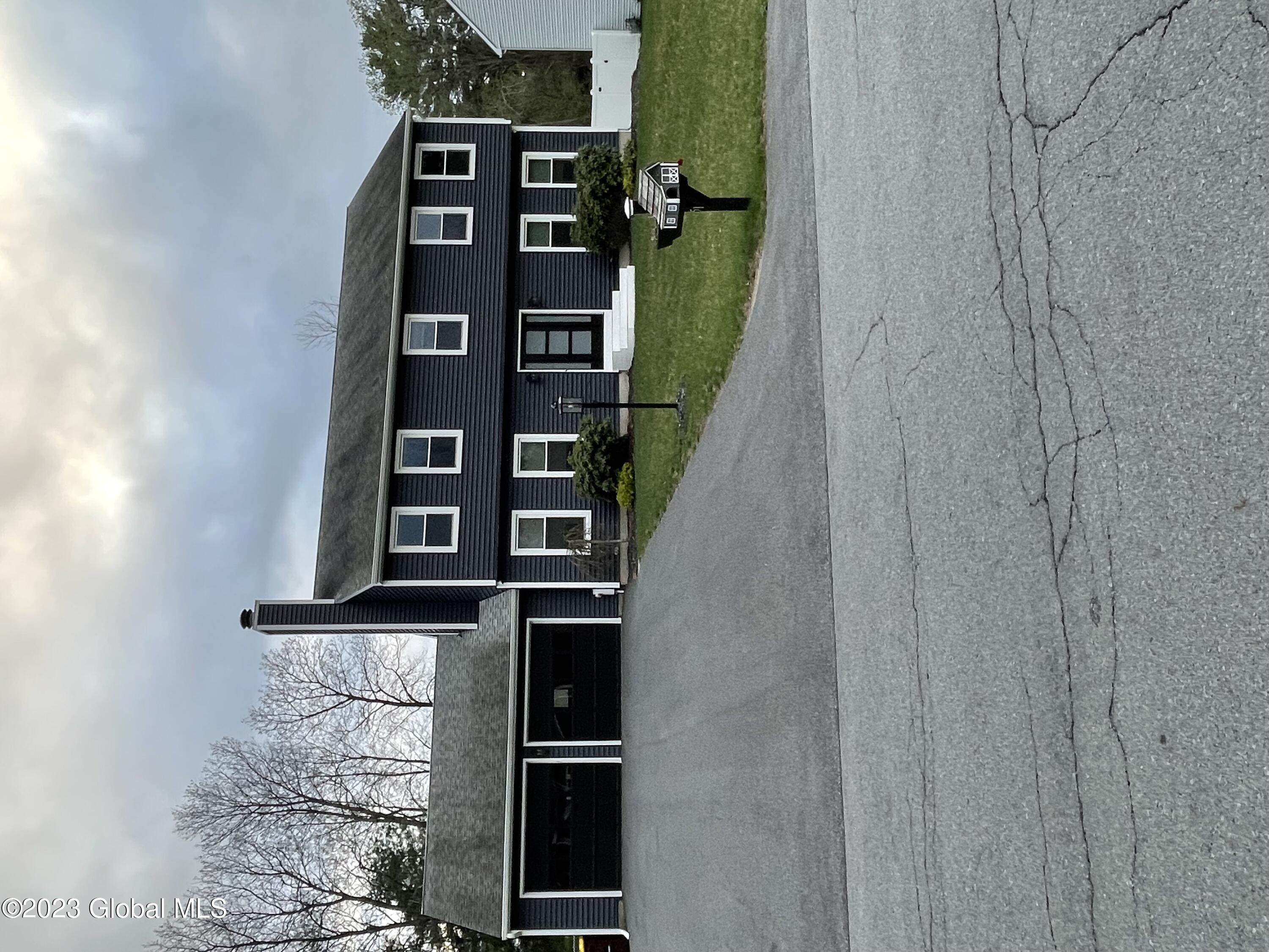 51 Oak Tree Circle Queensbury, NY 12804 - Photo 3 of 36 House