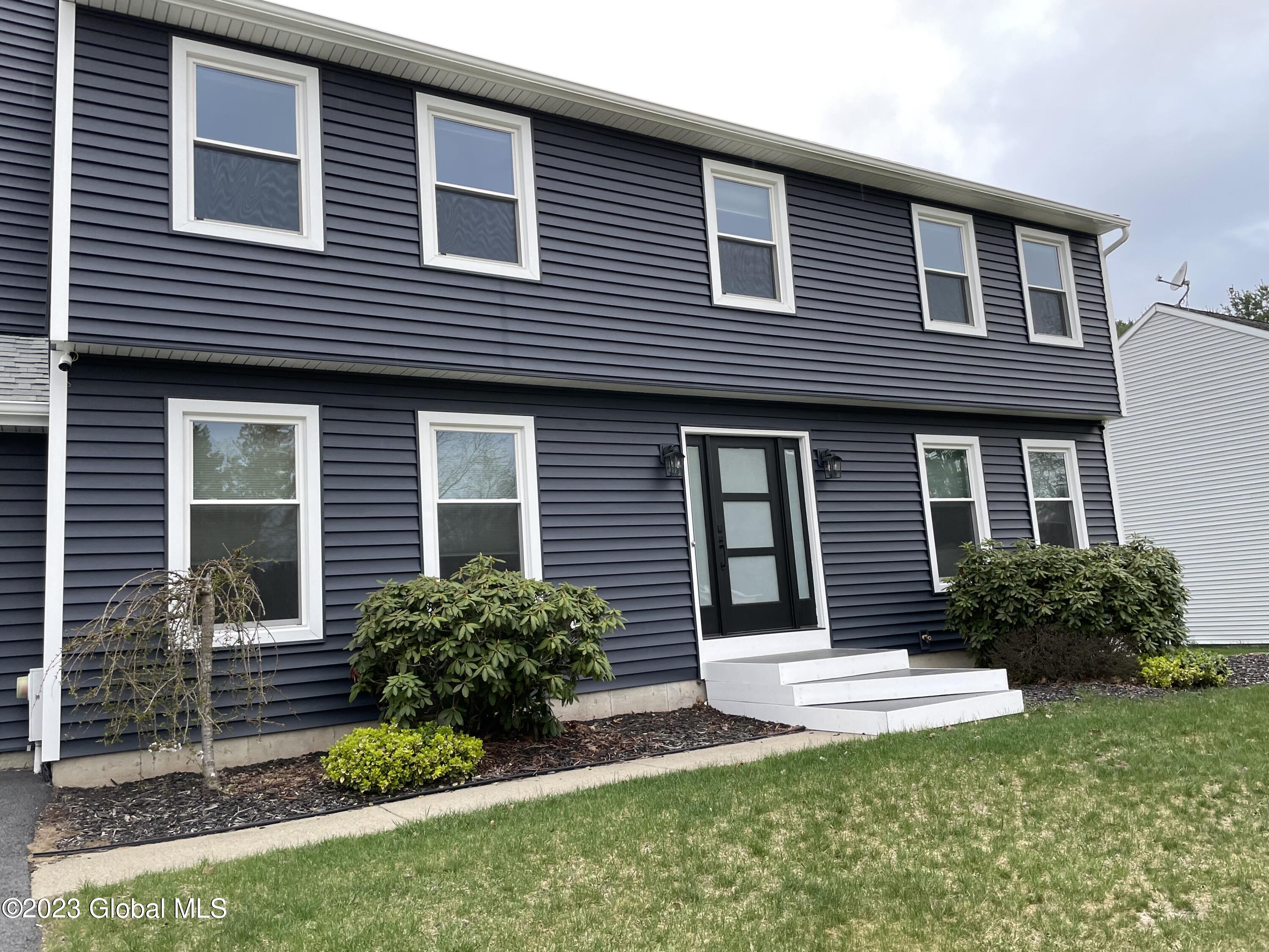 51 Oak Tree Circle Queensbury, NY 12804 - Photo 6 of 36 out1