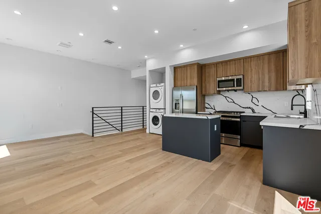 $4,095 | 4714 West 17th Street, Los Angeles, CA 90019