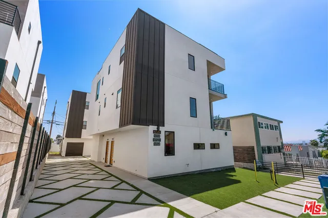 $4,095 | 4714 West 17th Street, Los Angeles, CA 90019