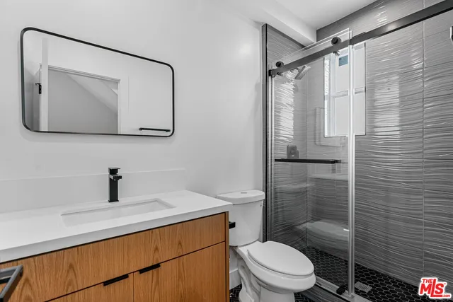 $4,095 | 4714 West 17th Street, Los Angeles, CA 90019