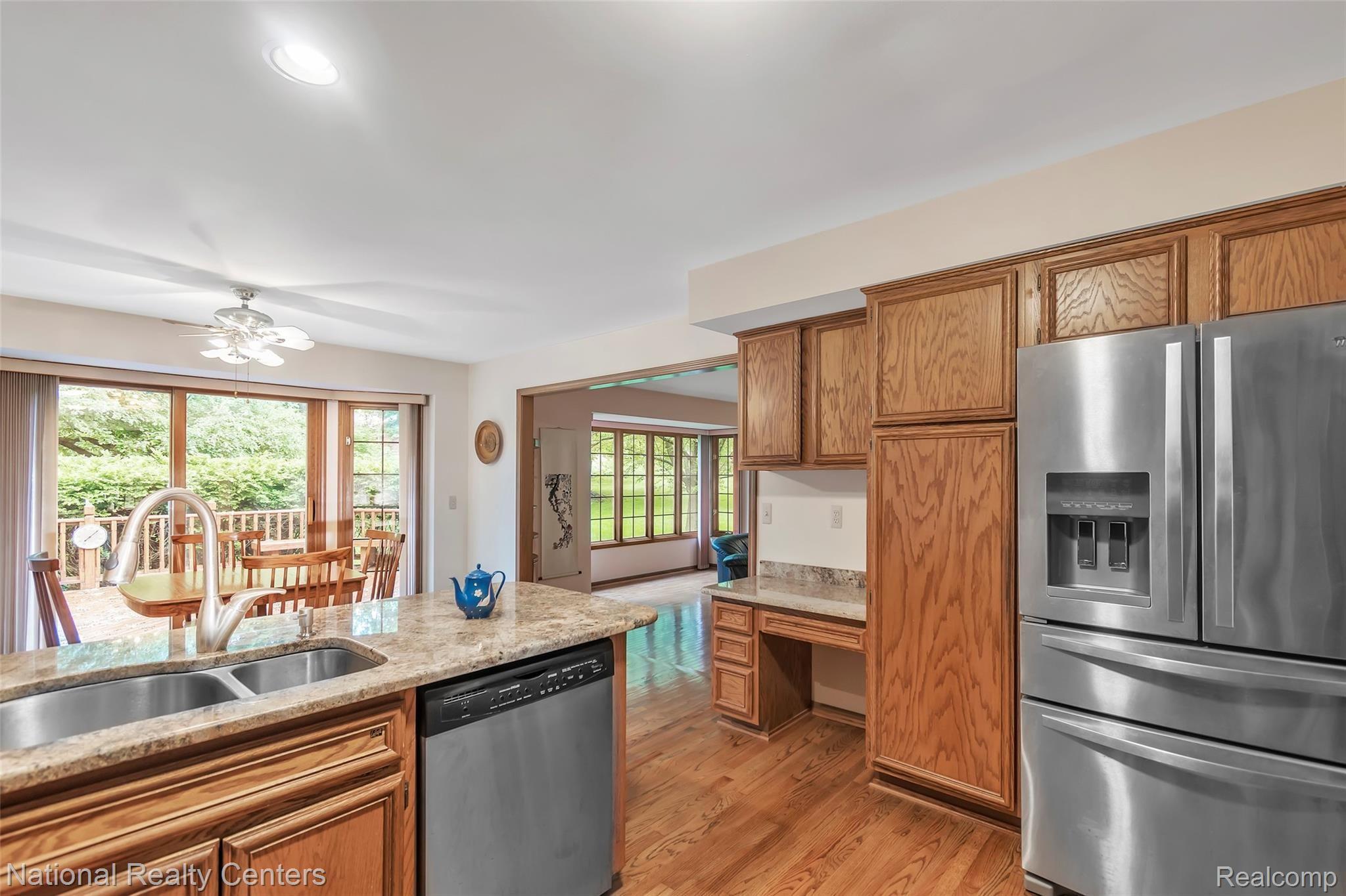 755 Stanford Circle Rochester, MI 48309 - Photo 15 of 47 755-Stanford-Cr-Rochester-Hills-MI-15.jpg