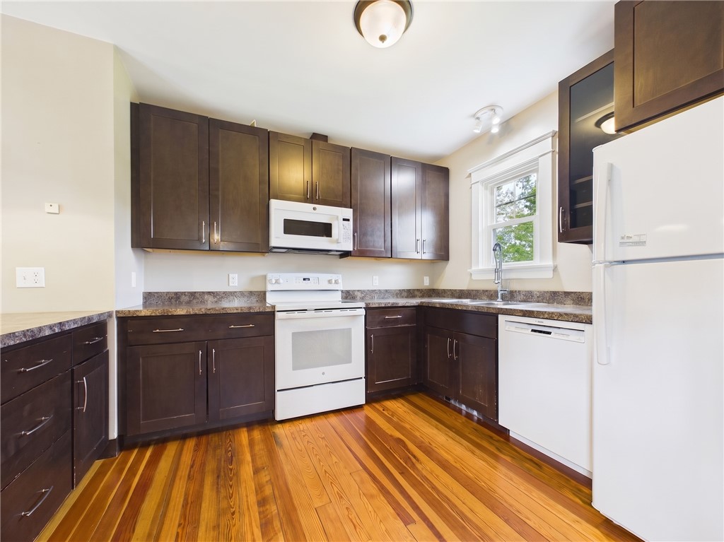 11 Hall Avenue Warren, RI 02885 - Photo 8 of 24