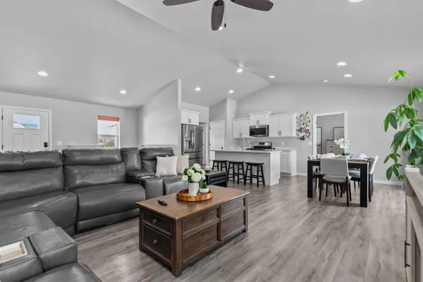 $474,900 | 4372 Lakeland Drive, Oshkosh, WI 54904