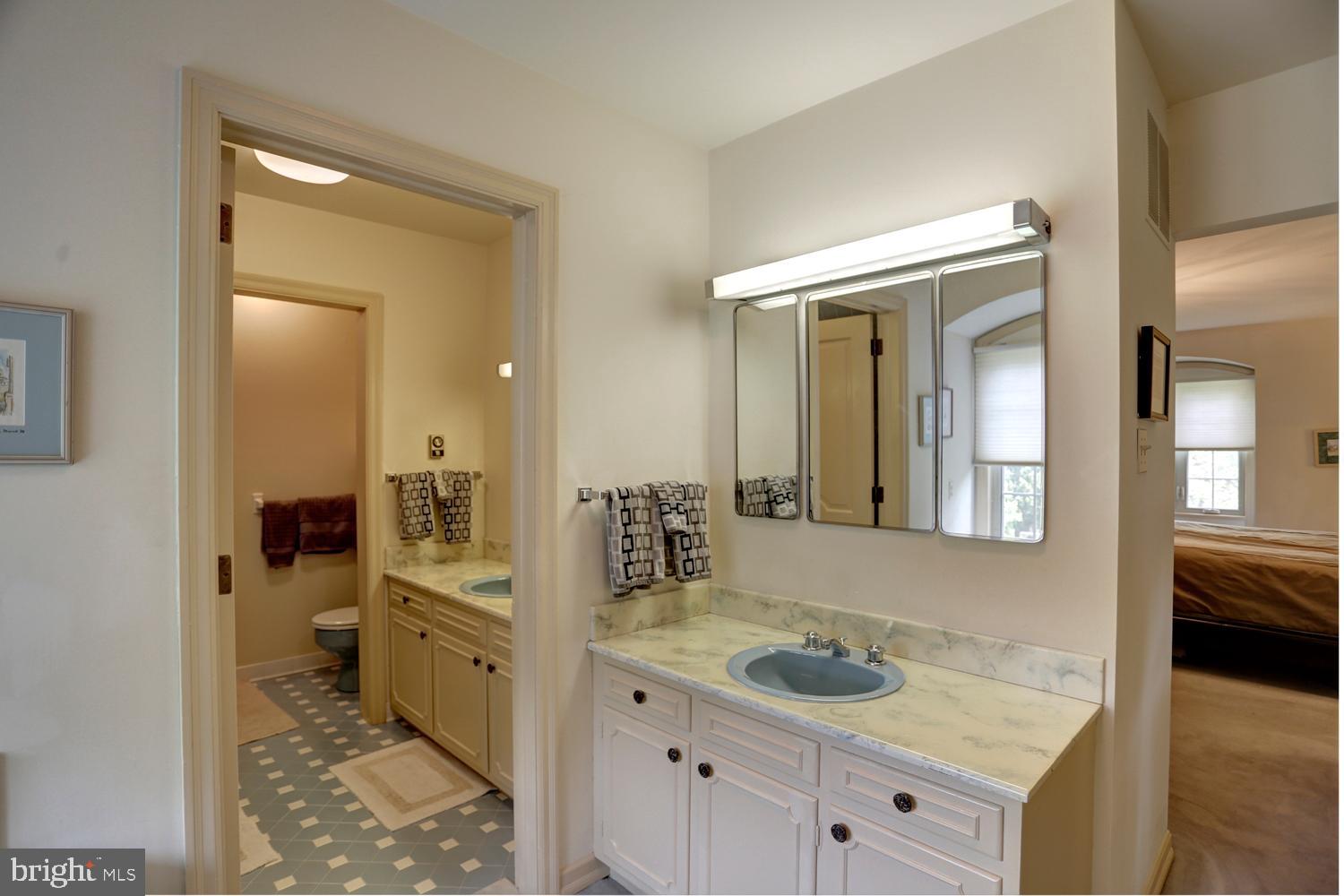 1611 Mitchell Road Harrisburg, PA 17110 - Photo 31 of 54 Master Bath 1611 Mitchell Rd #susquehanna