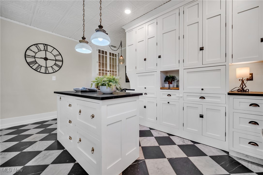 2565 Norfolk Road Cleveland, OH 44106 - Photo 16 of 50 Gallery Image 16
