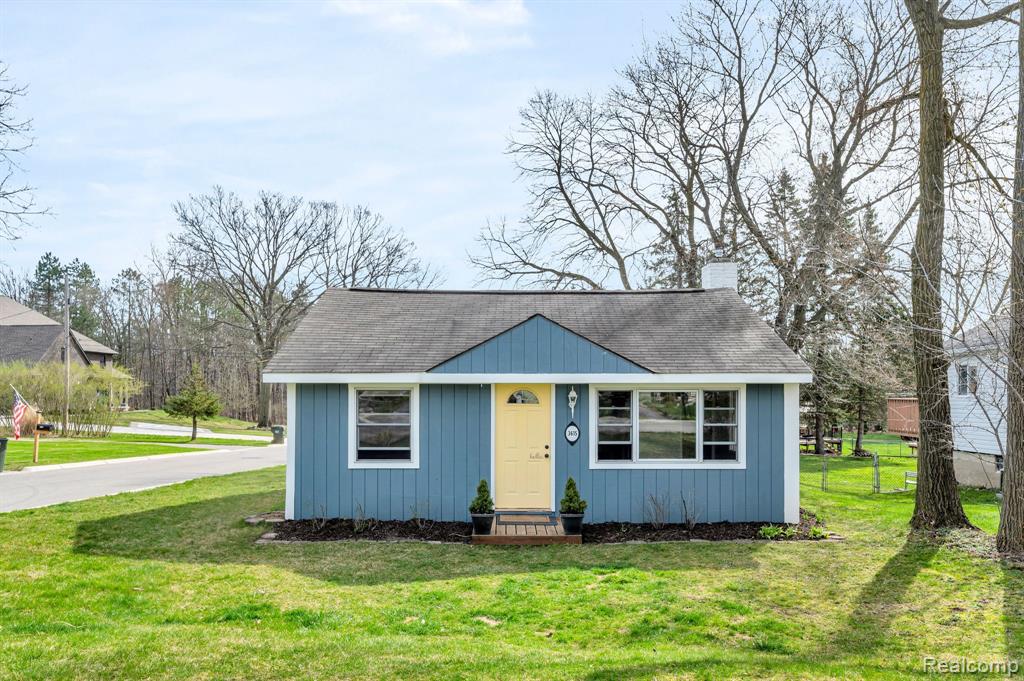 3615 Dearborn Avenue Rochester Hills, MI 48309 - Photo 1 of 14