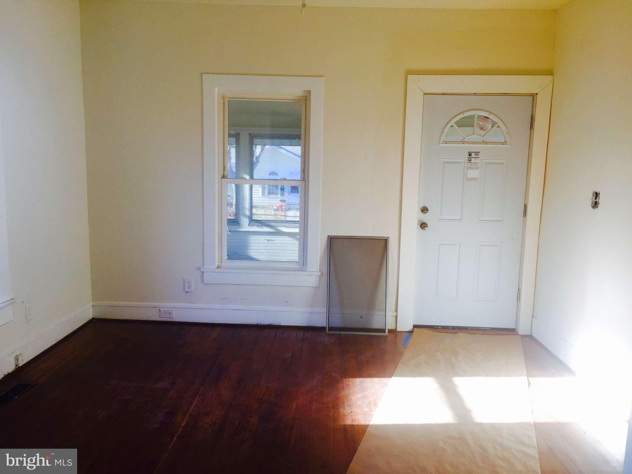 4709 Edmonston Road Hyattsville, MD 20781 - Photo 6 of 10 Living Room