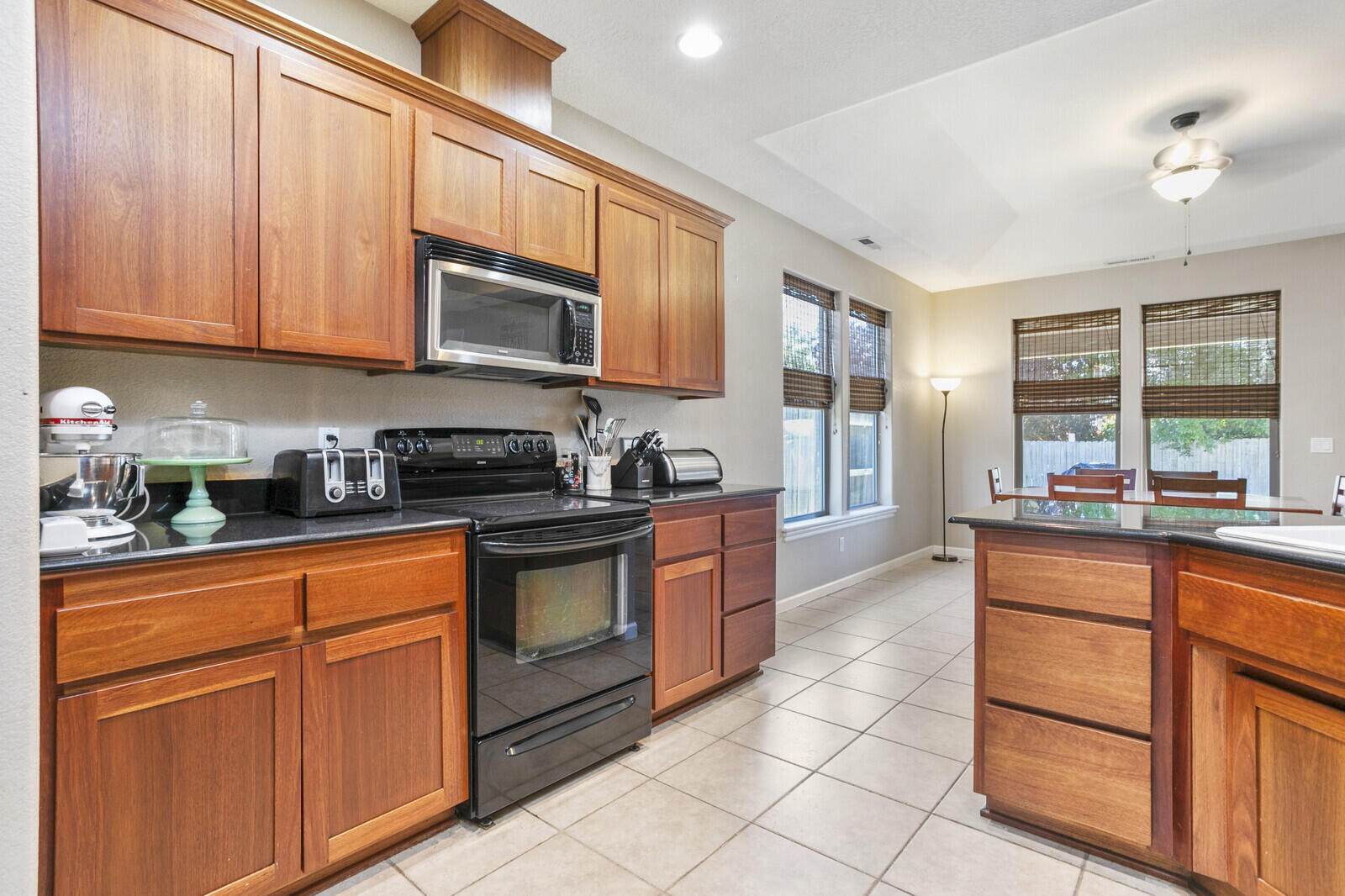 120 Aurora Lane Central Point, OR 97502 - Photo 11 of 30 19_AL_19_mls