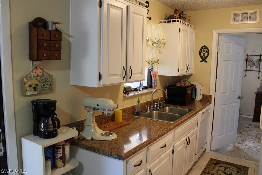 2005 Clipper Terrace LaBelle, FL 33935 - Photo 11 of 33