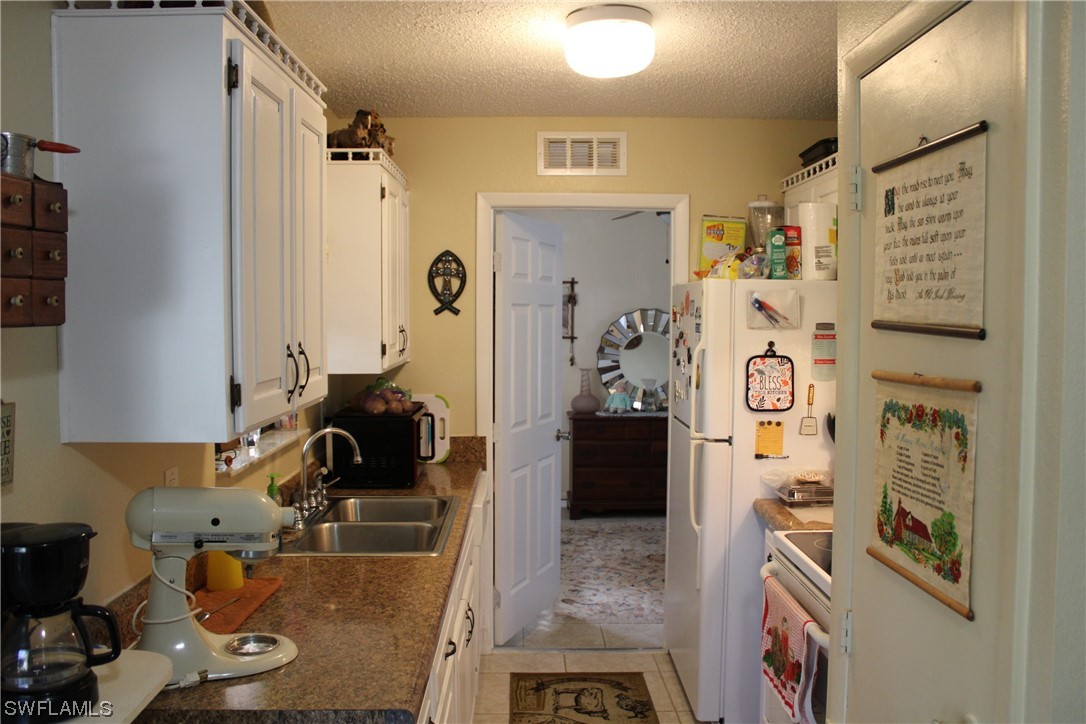 2005 Clipper Terrace LaBelle, FL 33935 - Photo 12 of 33