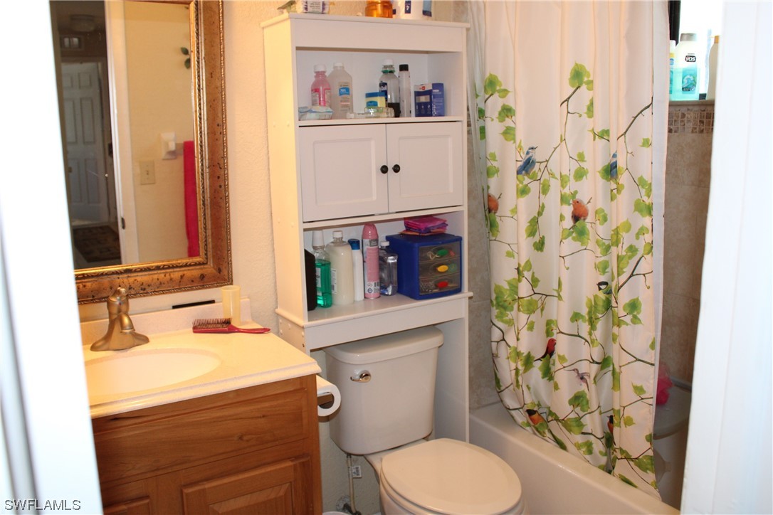 2005 Clipper Terrace LaBelle, FL 33935 - Photo 19 of 33