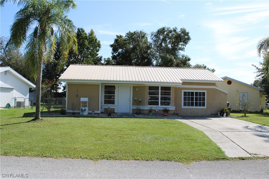 2005 Clipper Terrace LaBelle, FL 33935 - Photo 2 of 33