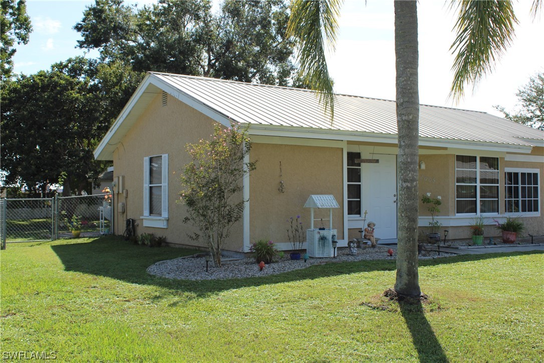 2005 Clipper Terrace LaBelle, FL 33935 - Photo 3 of 33