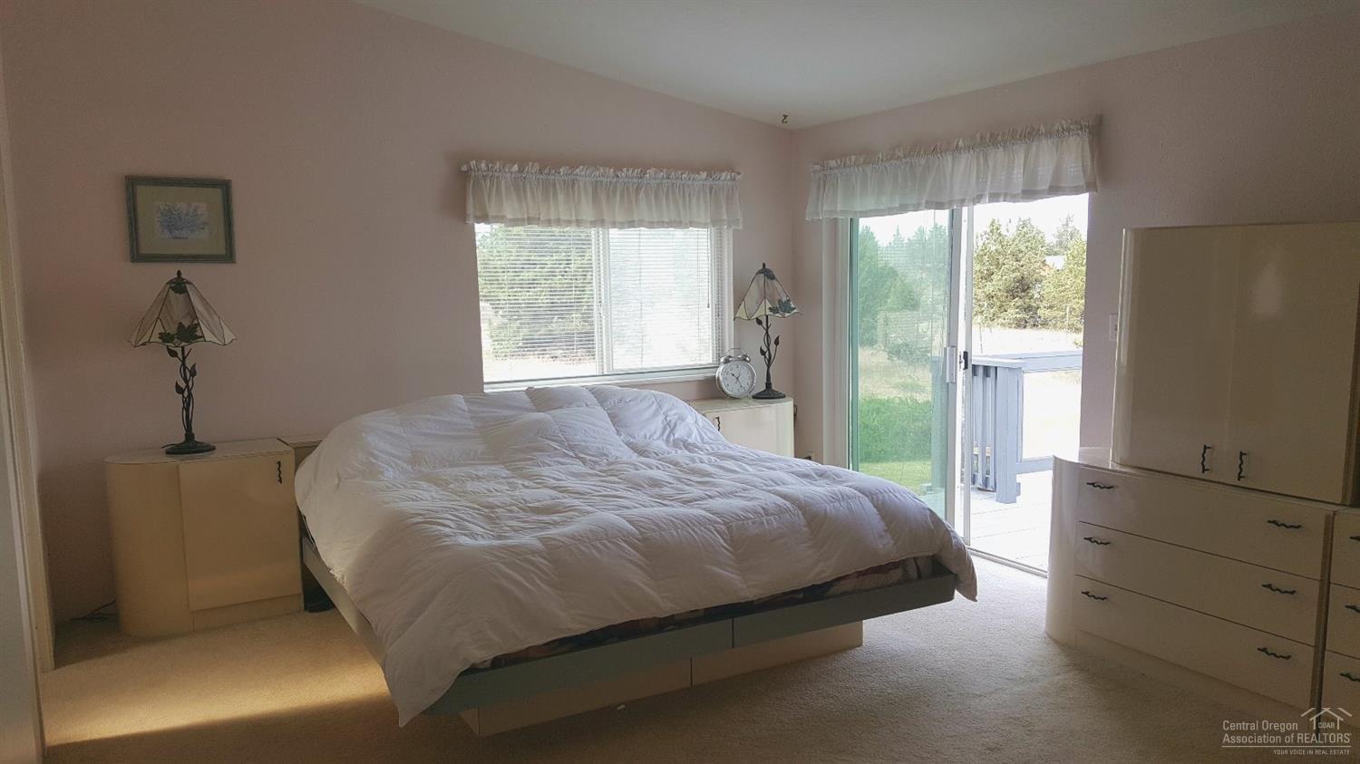 6208 Southwest Rim Road Terrebonne, OR 97760 - Photo 13 of 20 master bedroom