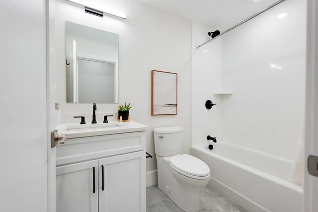 $899,900 | 62 Foundry Street, Unit 202, Wakefield, MA 01880