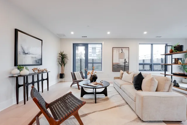 $899,900 | 62 Foundry Street, Unit 202, Wakefield, MA 01880