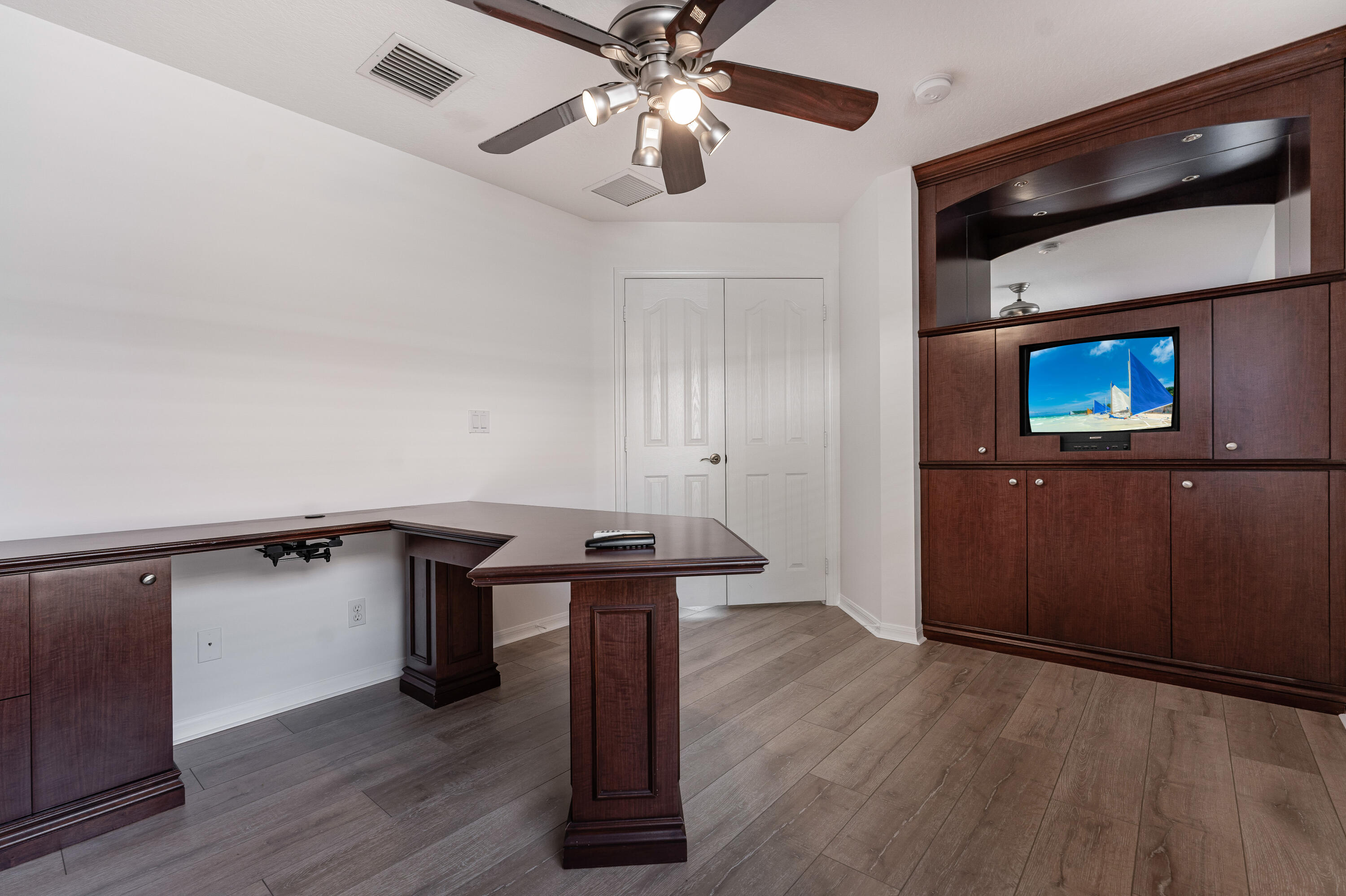 12047 Roma Road Boynton Beach, FL 33436 - Photo 4 of 39 3.1