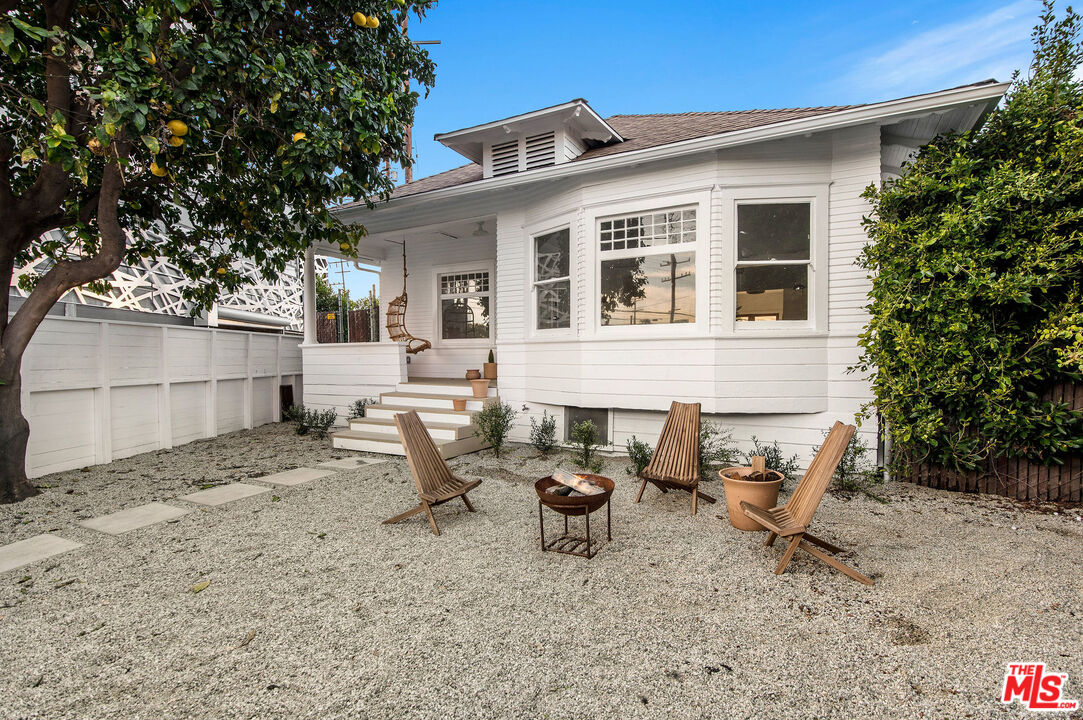 1163 Nelrose Avenue Venice, CA 90291 - Photo 30 of 32 a view of a house with backyard and sitting area