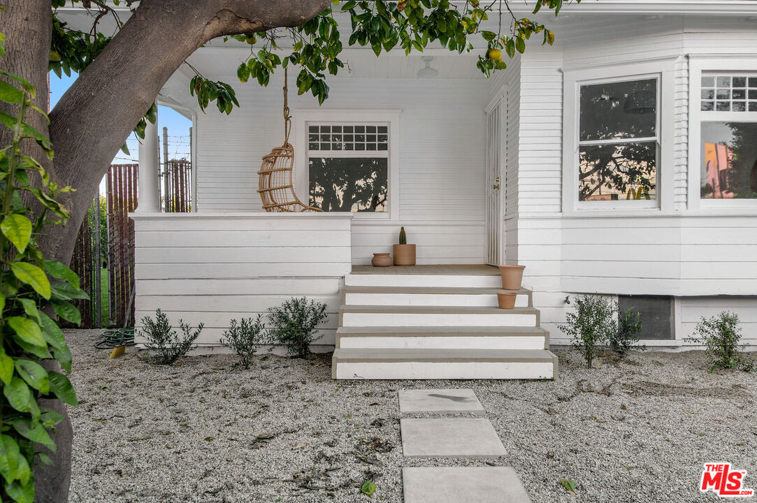 1163 Nelrose Avenue Venice, CA 90291 - Photo 31 of 32 a view of a house with potted plants